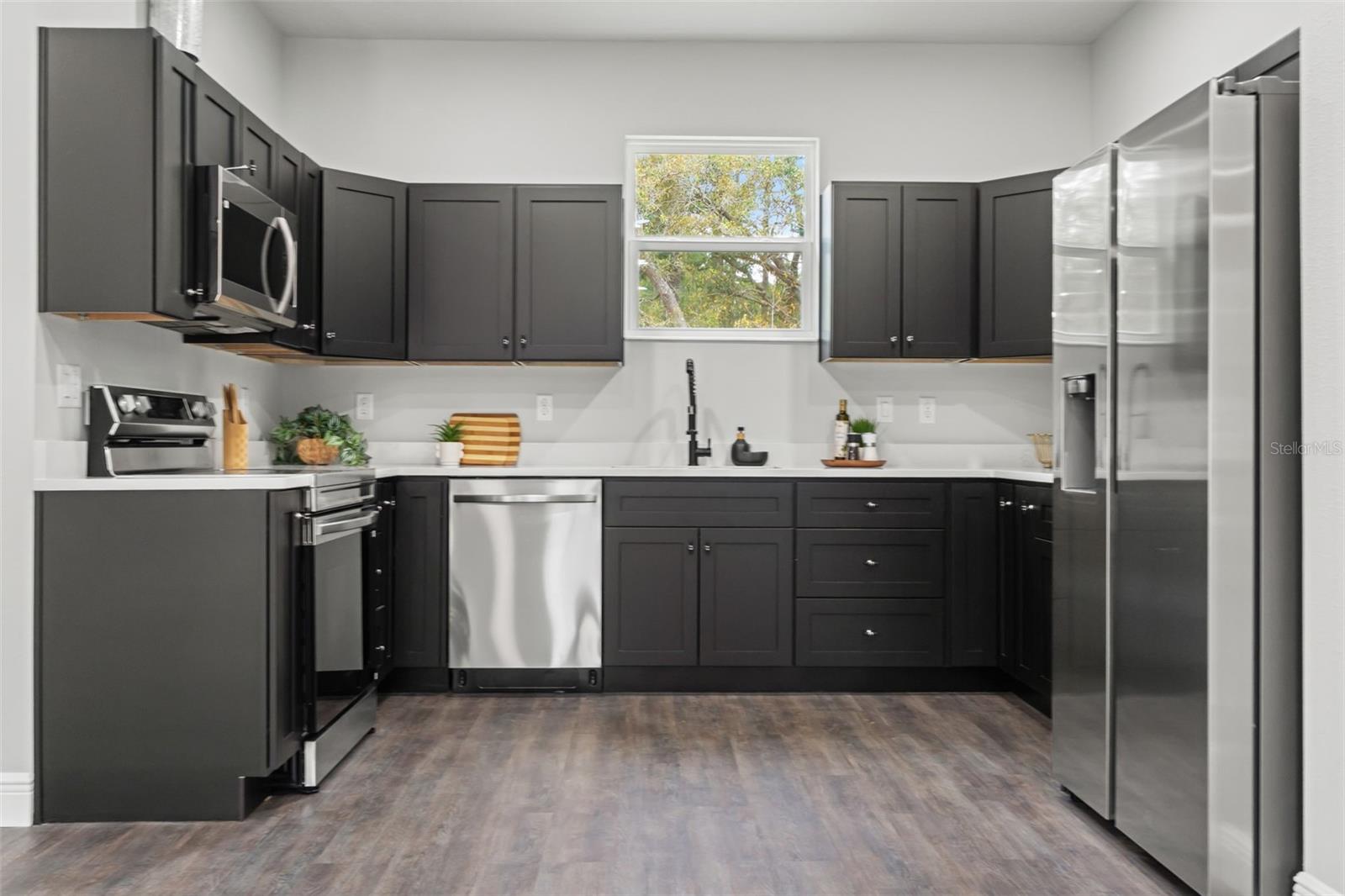 VOSS OAK LAKE ESTATE - Residential