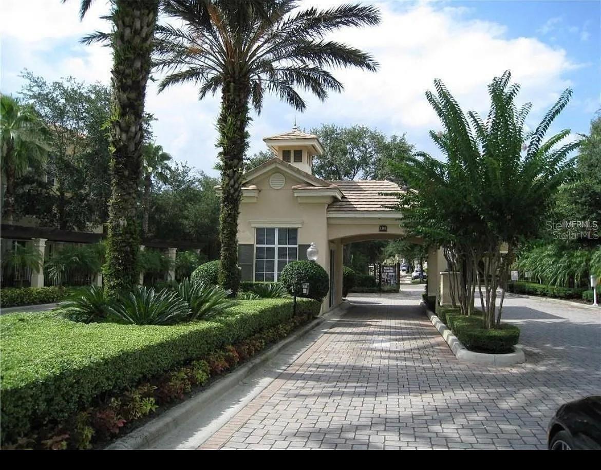 GRANDE OAKS AT HEATHROW - Residential Lease