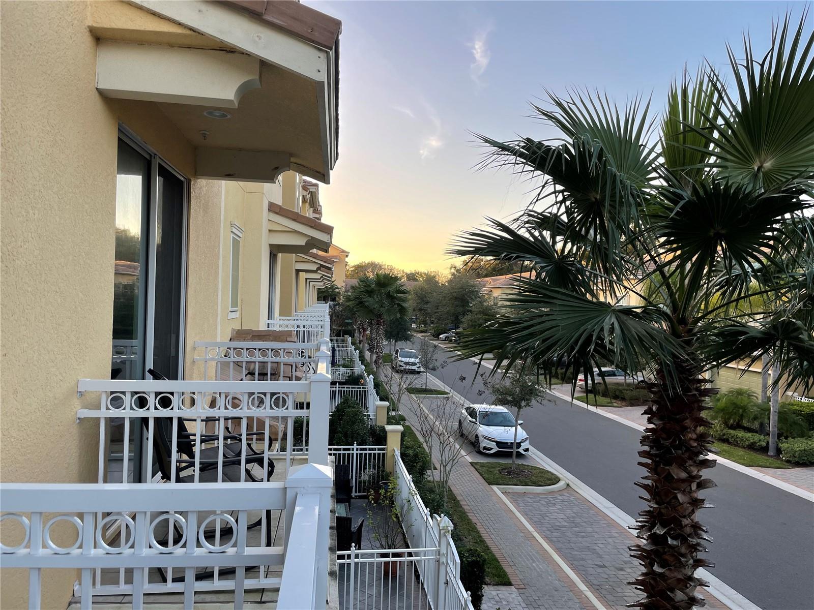 GRANDE OAKS AT HEATHROW - Residential Lease