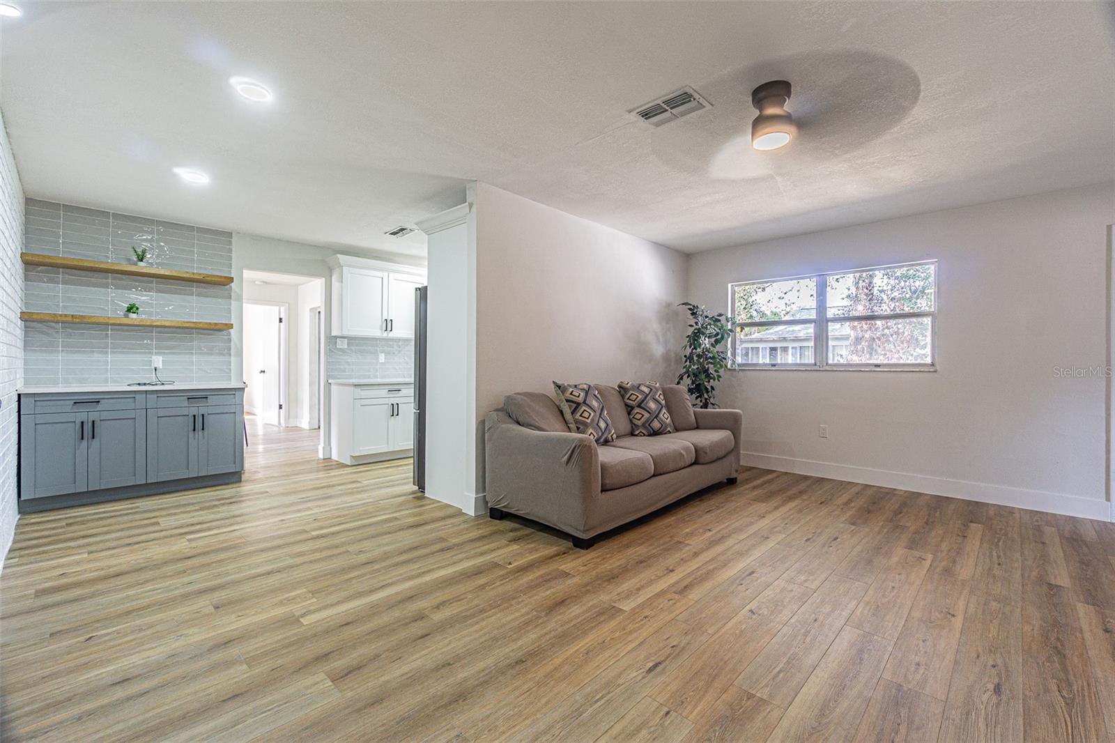 RAVENSWOOD VILLAGE - Residential