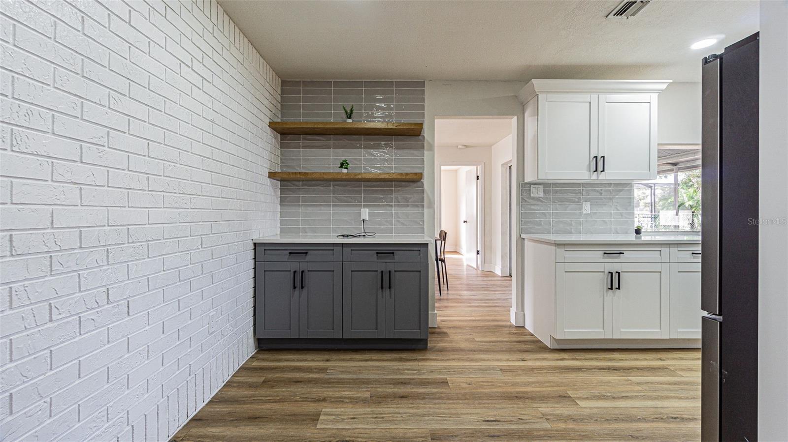 RAVENSWOOD VILLAGE - Residential