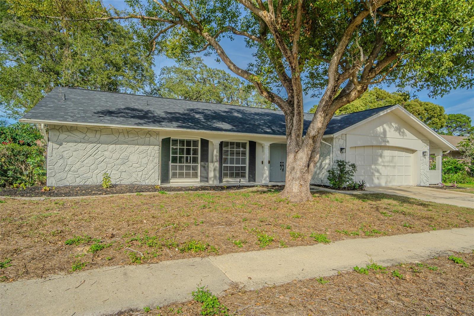 RAVENSWOOD VILLAGE - Residential