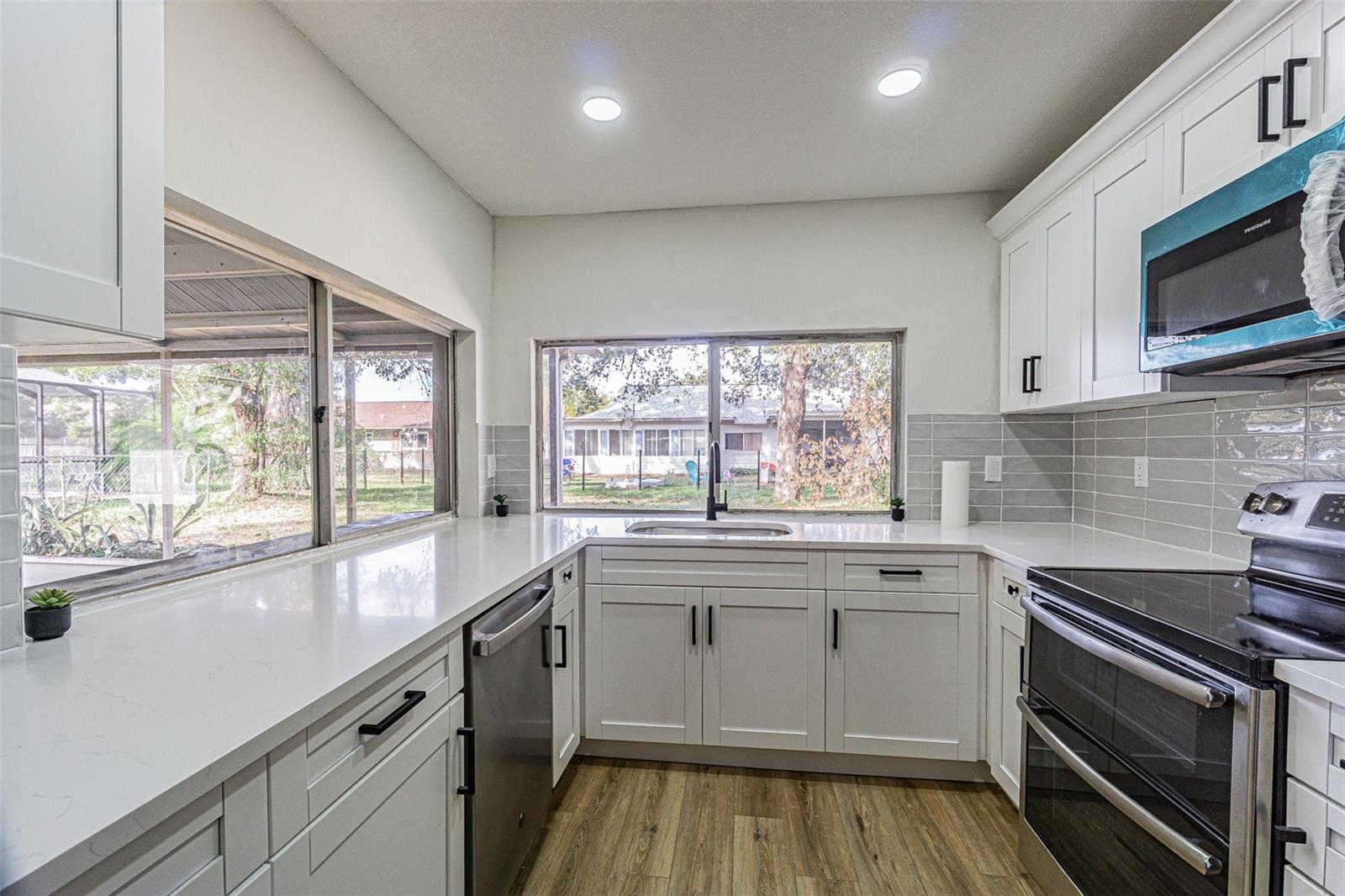 RAVENSWOOD VILLAGE - Residential