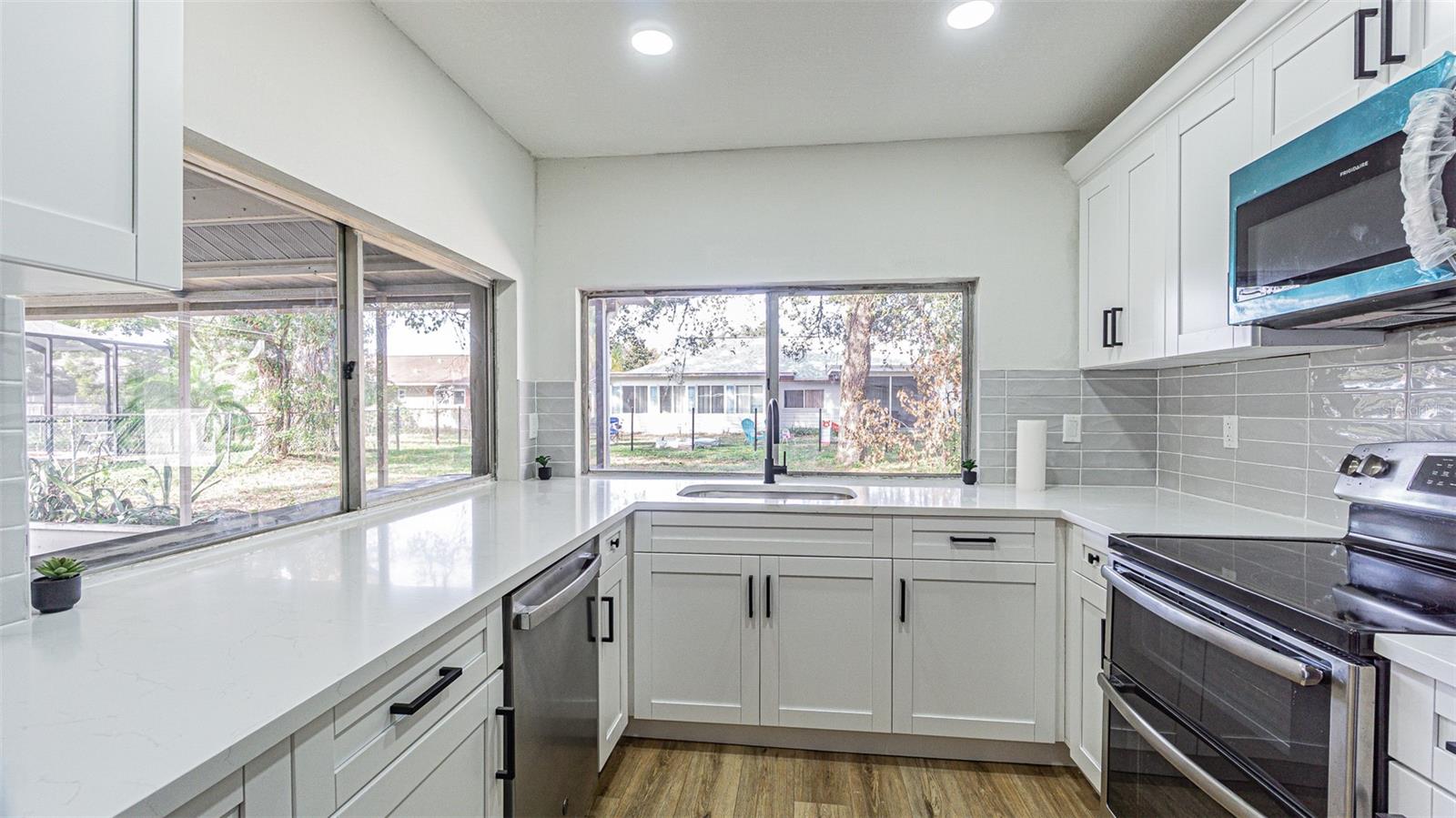 RAVENSWOOD VILLAGE - Residential