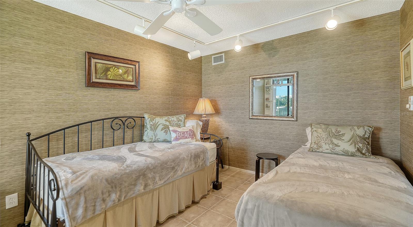 SEAPLACE III - Residential Lease