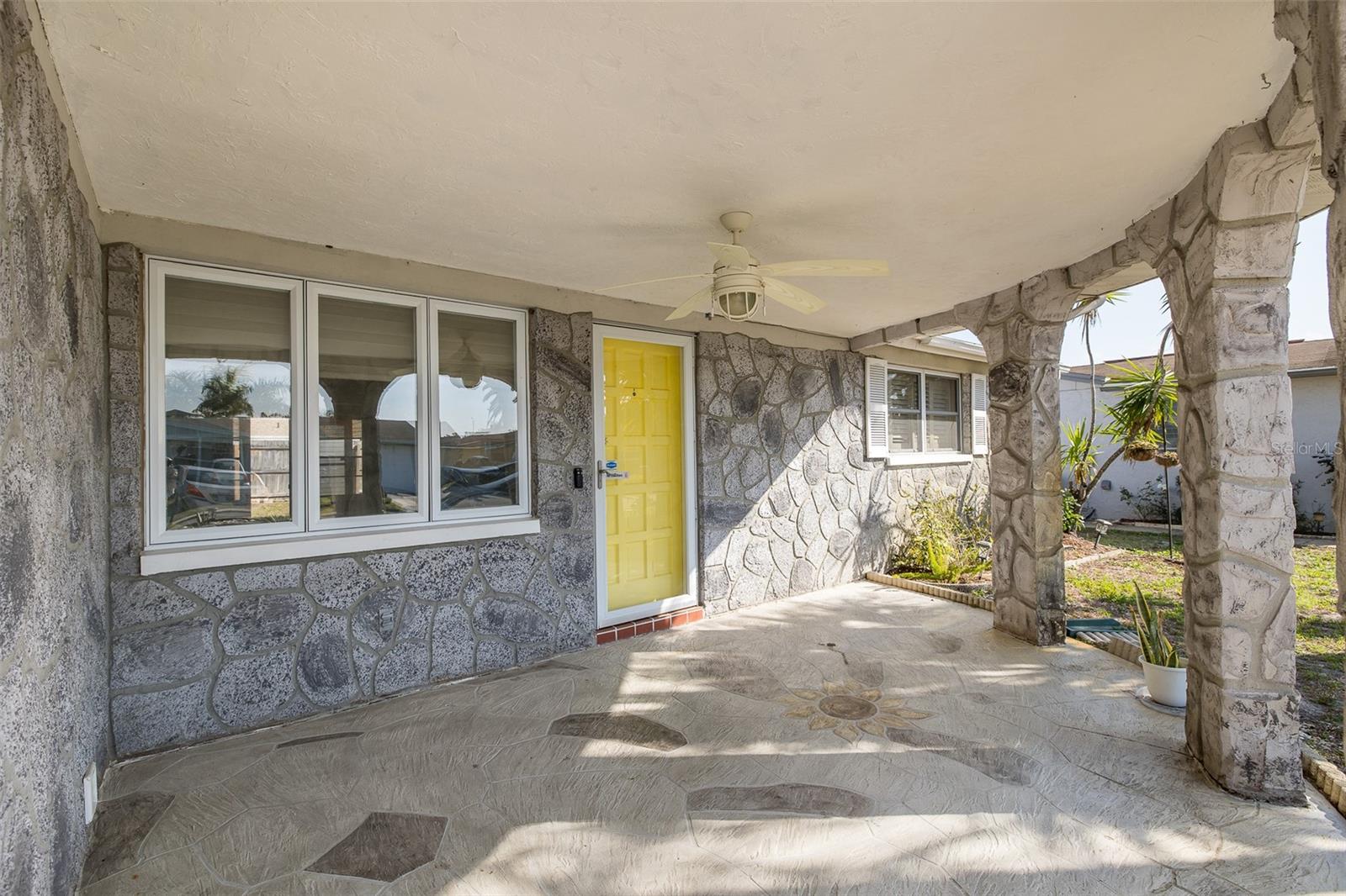 ALOHA GARDENS - Residential