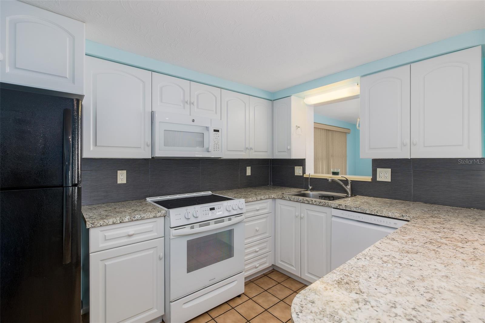 ALOHA GARDENS - Residential