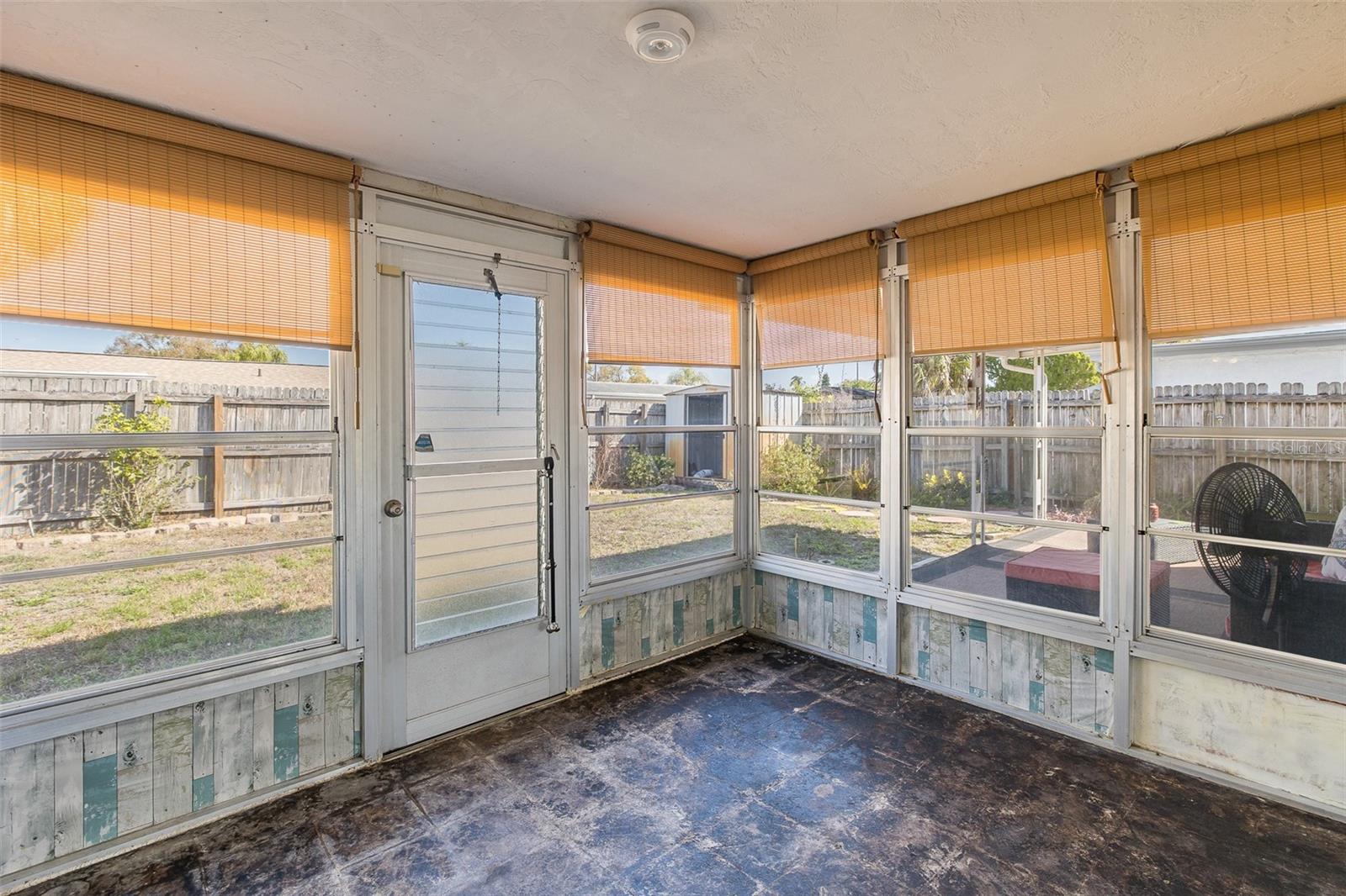 ALOHA GARDENS - Residential