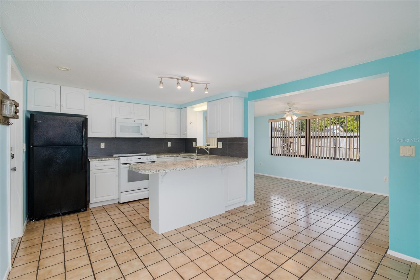 ALOHA GARDENS - Residential