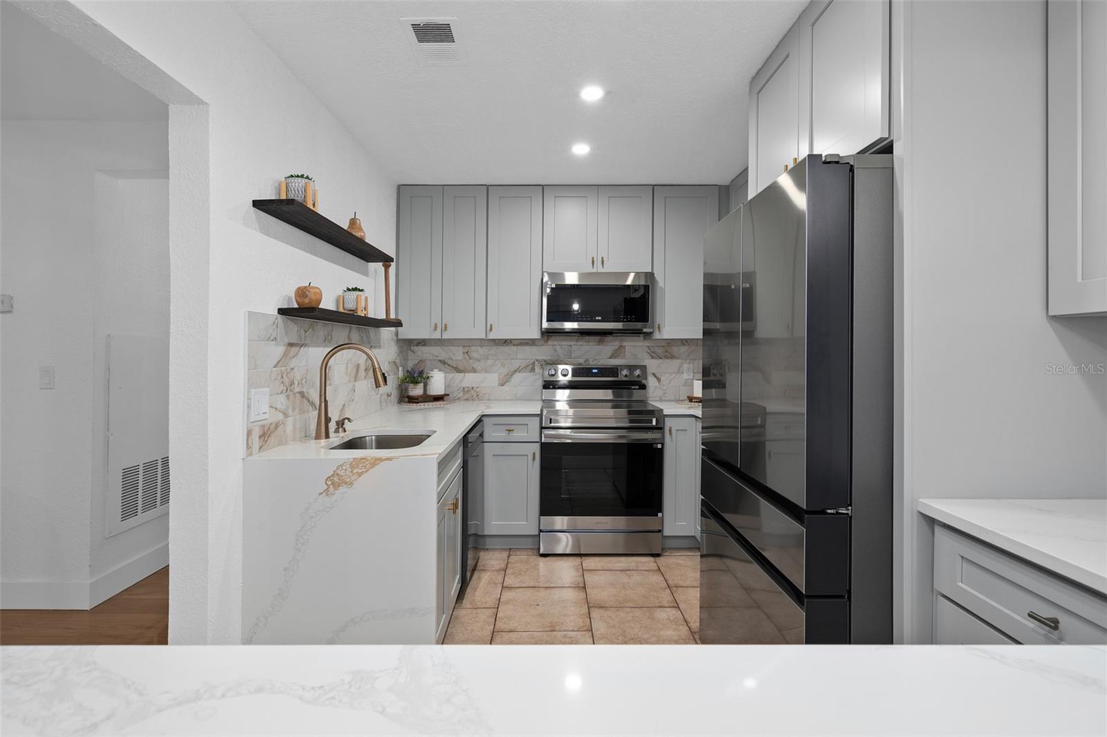 CYPRESS POINTE/LK ORLANDO - Residential