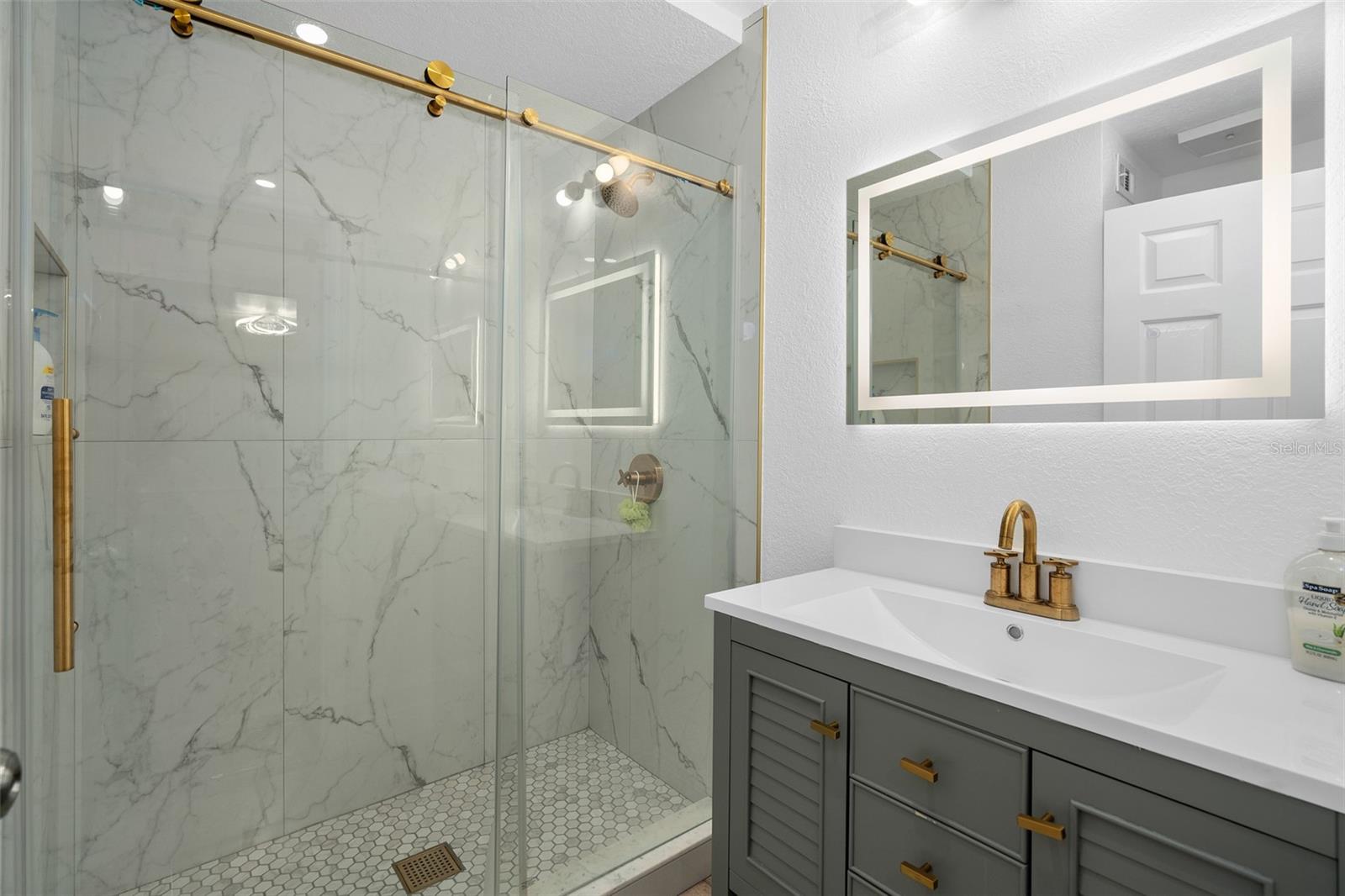 CYPRESS POINTE/LK ORLANDO - Residential