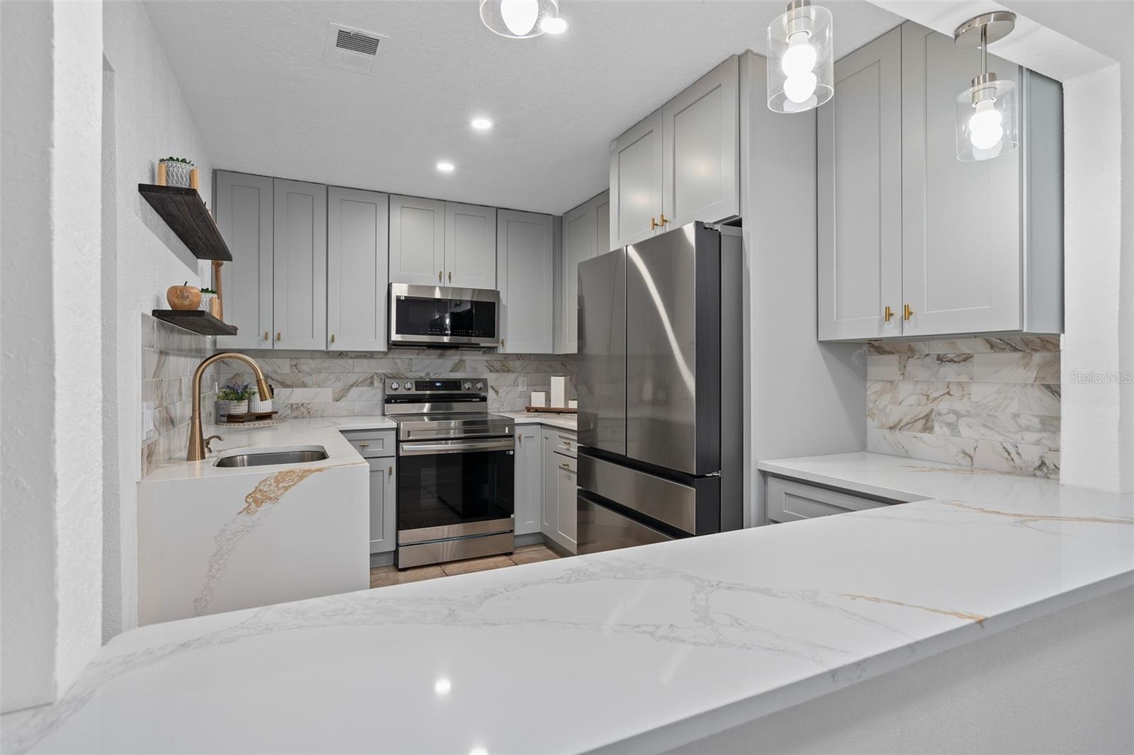 CYPRESS POINTE/LK ORLANDO - Residential