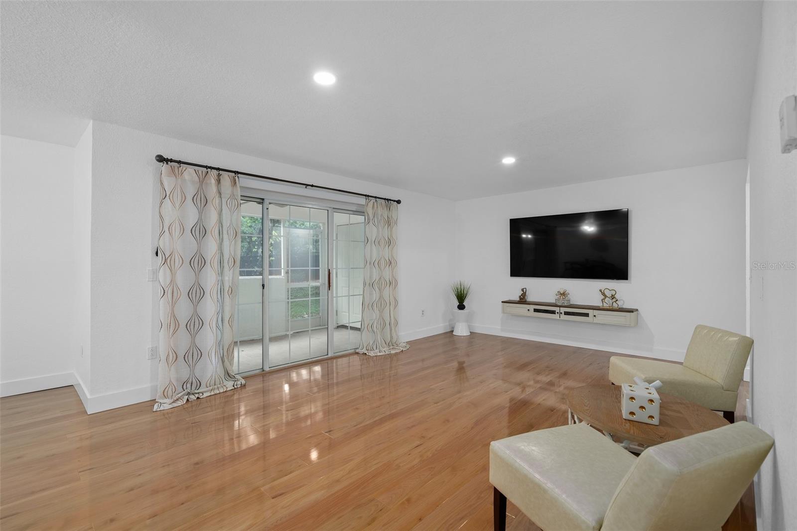 CYPRESS POINTE/LK ORLANDO - Residential