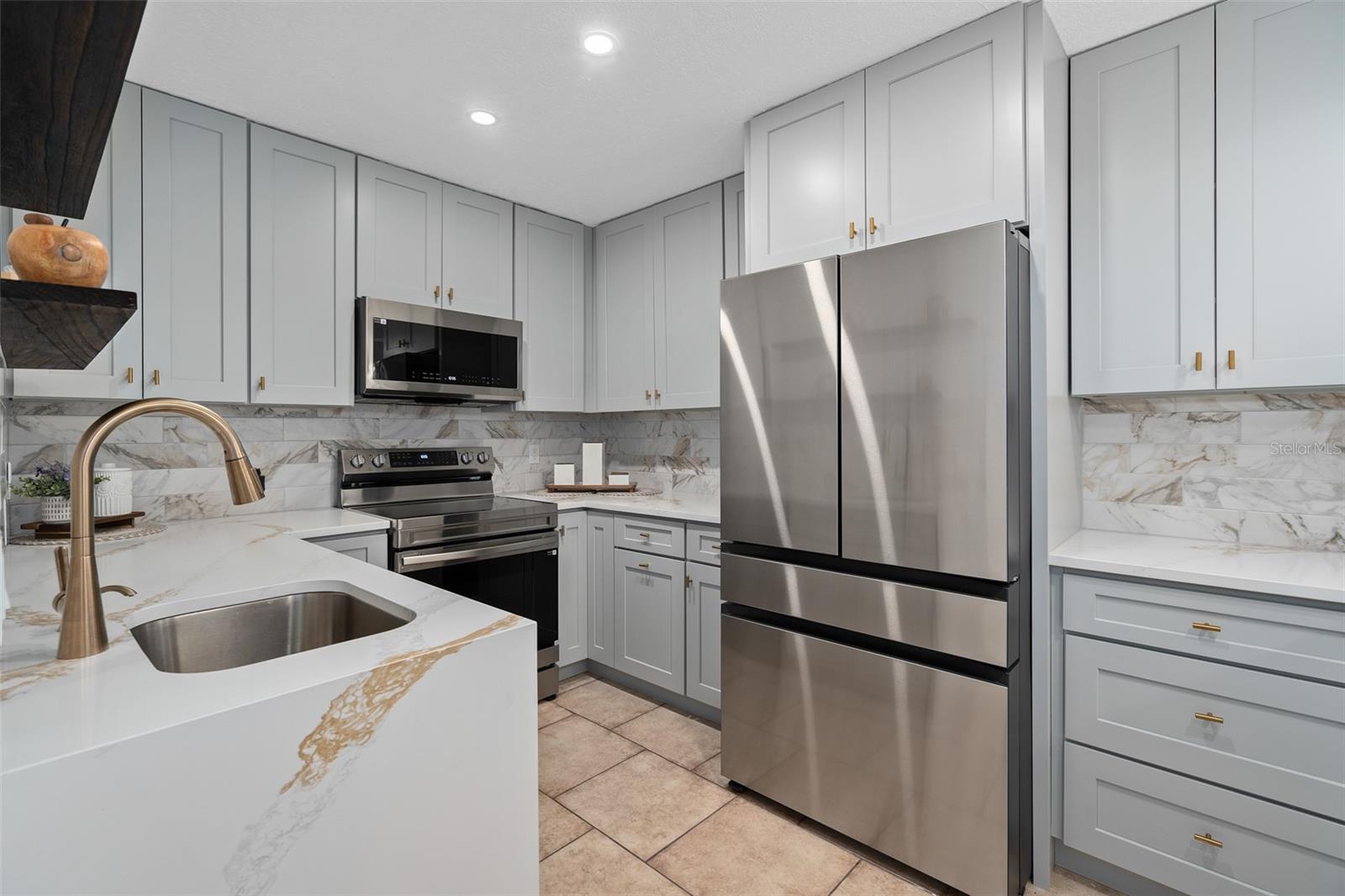 CYPRESS POINTE/LK ORLANDO - Residential