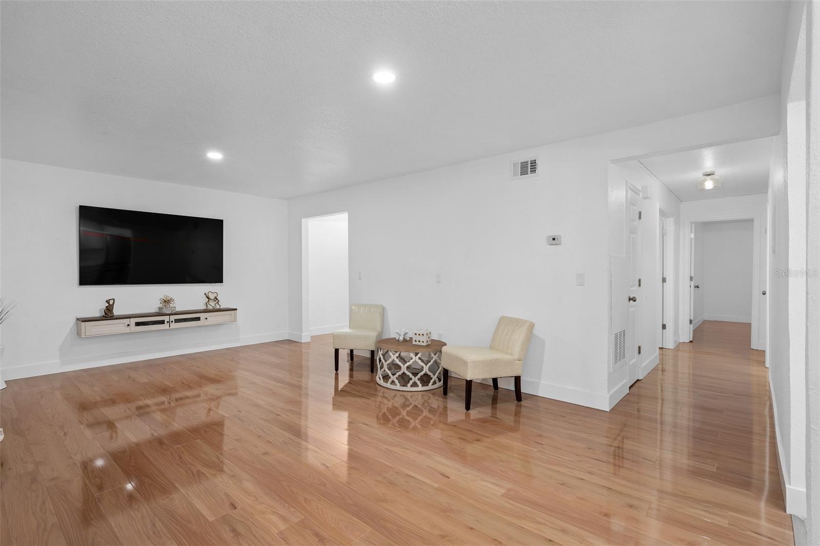 CYPRESS POINTE/LK ORLANDO - Residential