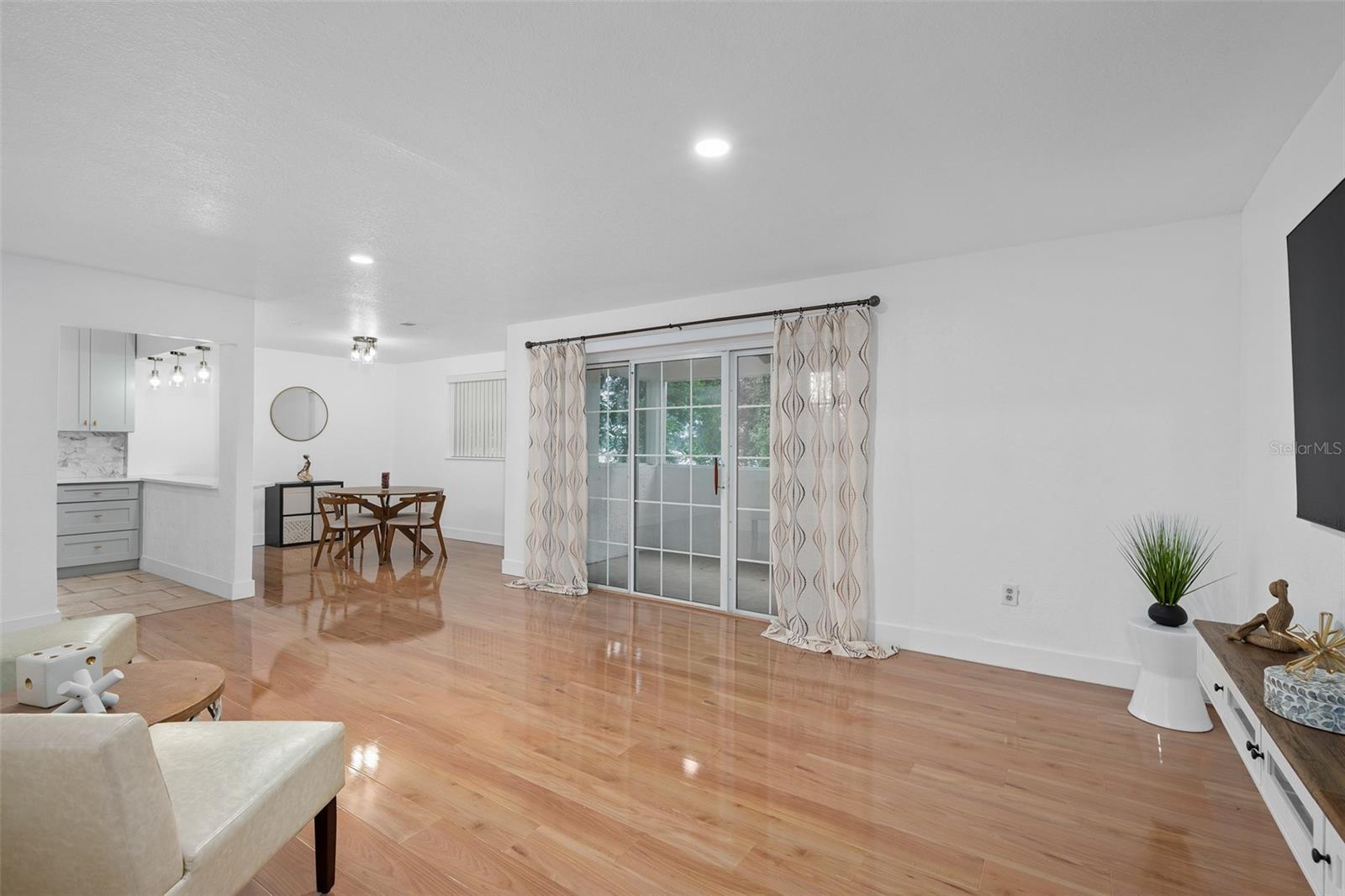 CYPRESS POINTE/LK ORLANDO - Residential