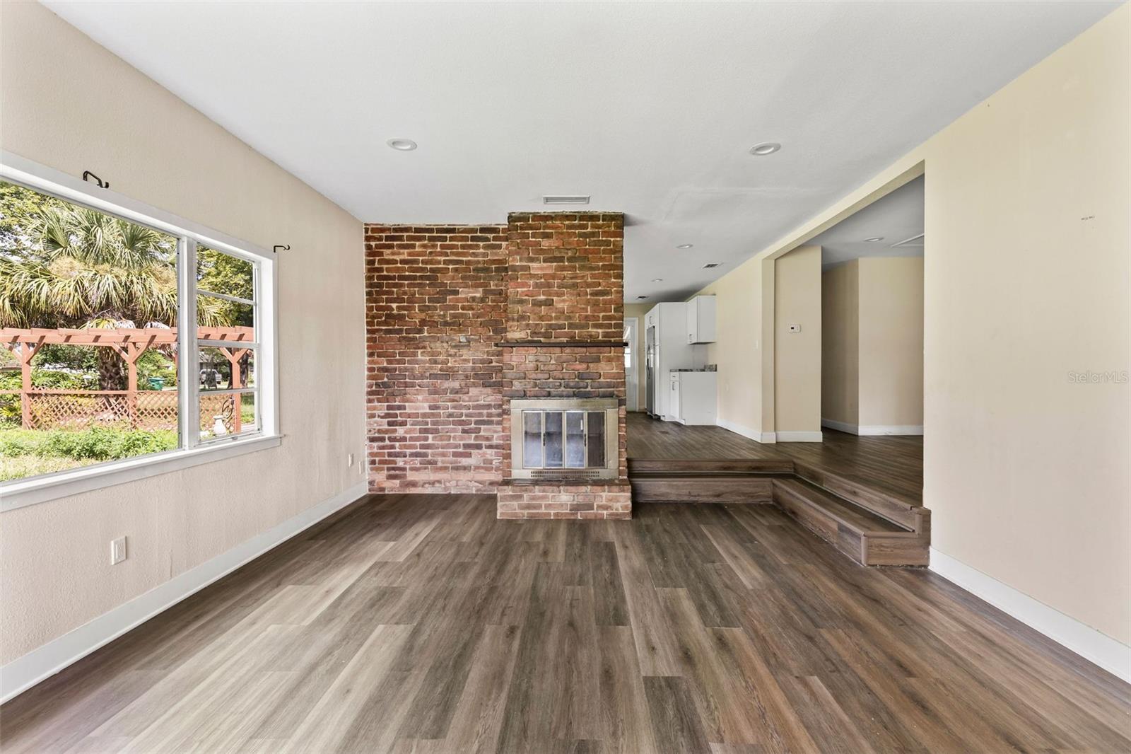 660 6TH STREET