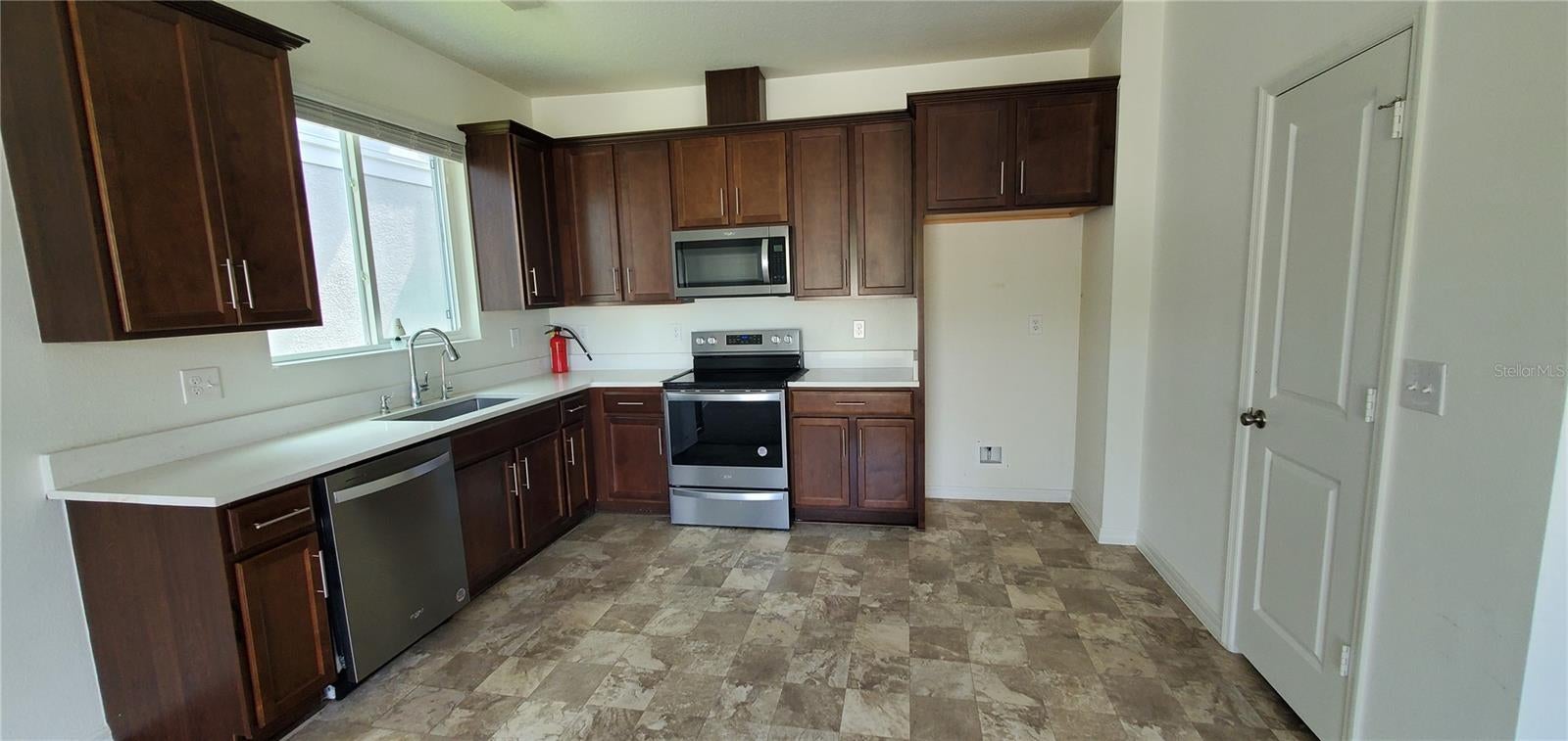 Search 4 2354 TWIN FLOWER LANE