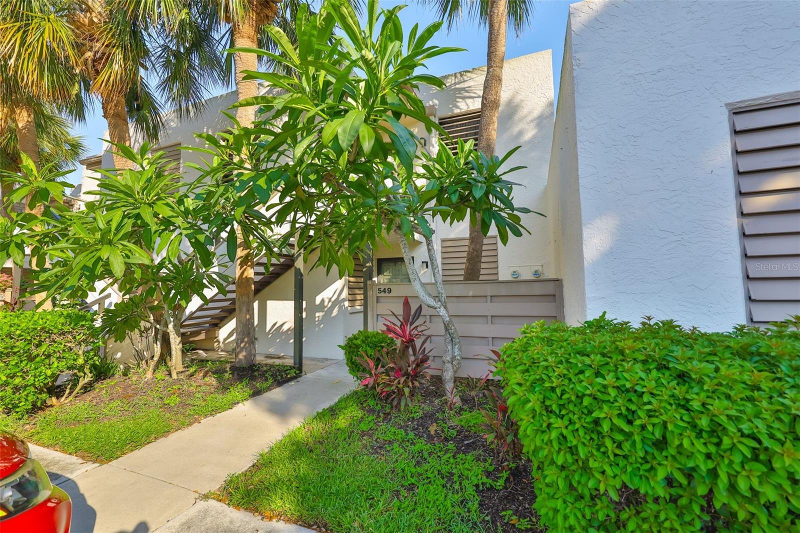 548 LAKESIDE DRIVE 0
