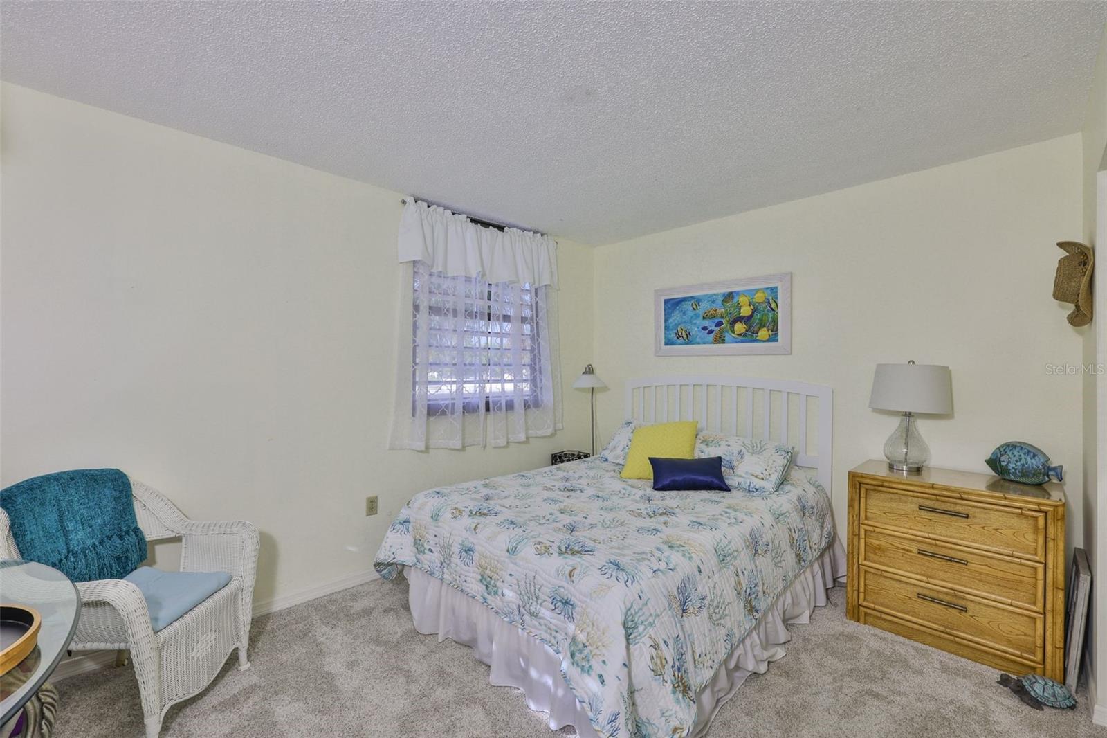 548 LAKESIDE DRIVE 0