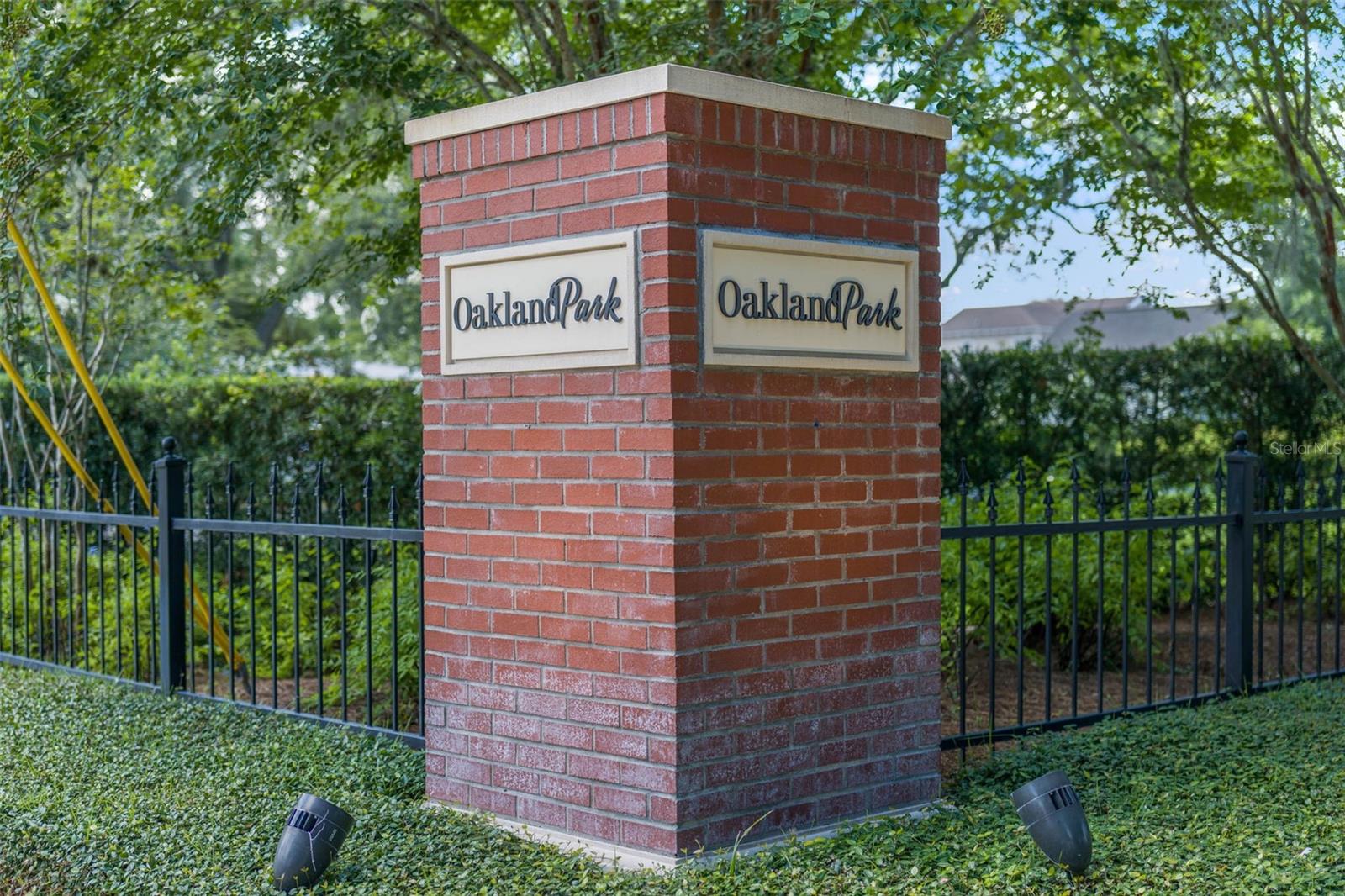 OAKLAND PARK - Residential
