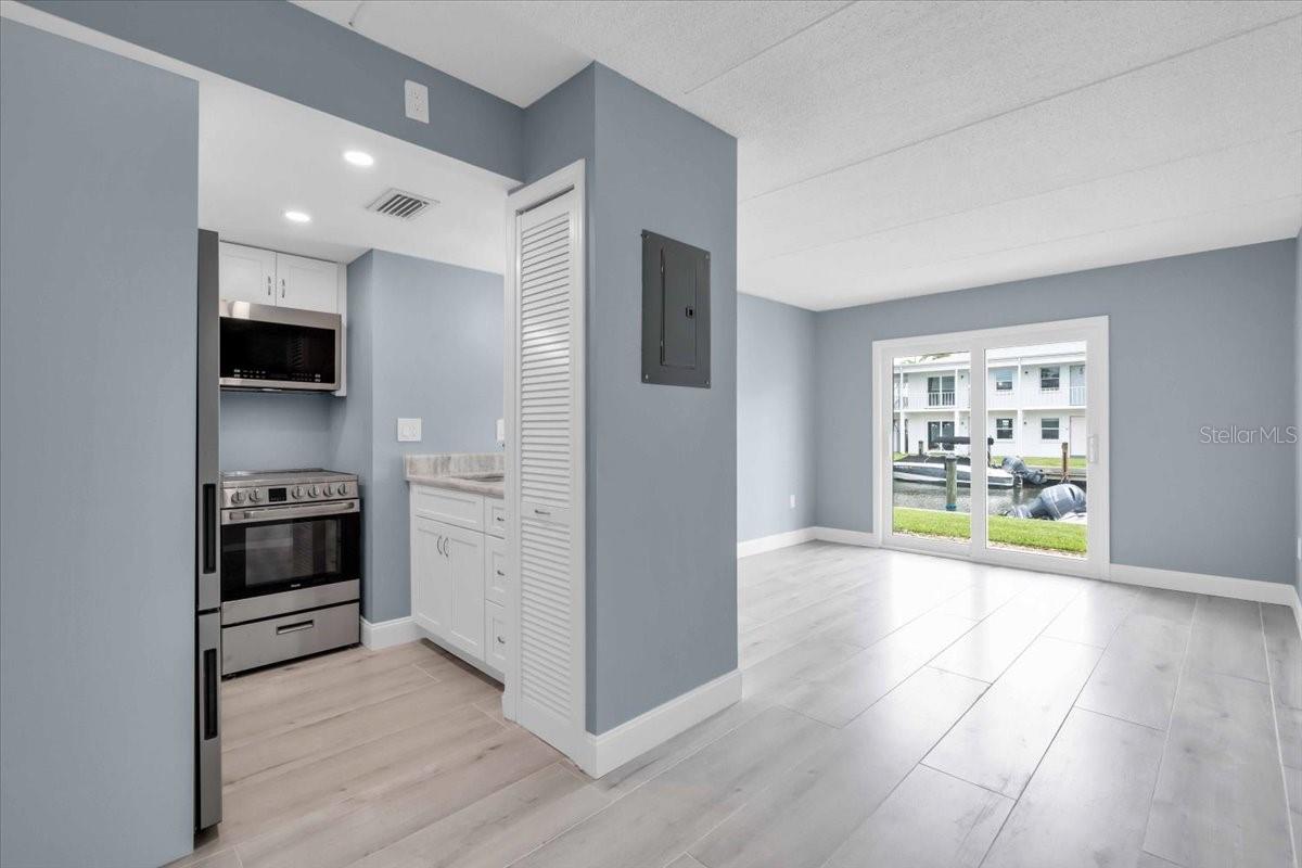 902 GIBBS ROAD 181
