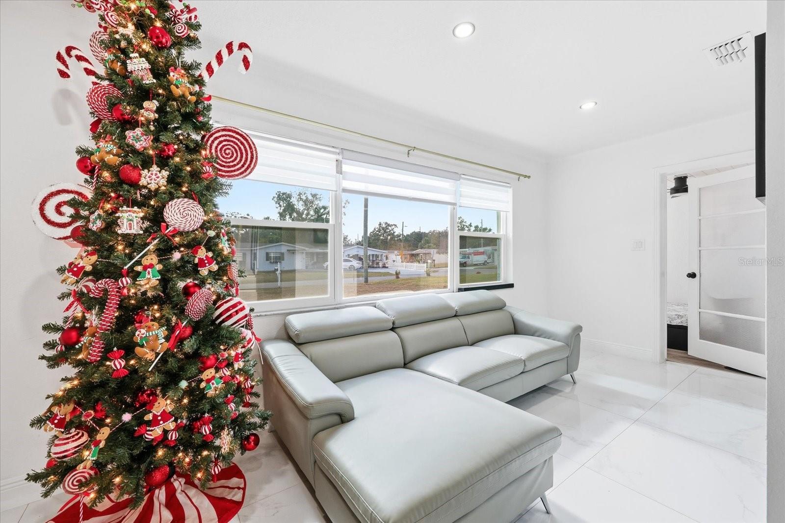 2521 W MINNEHAHA STREET