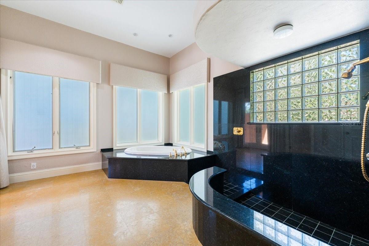 BELLA WOODS IN UNIT 32 - Residential