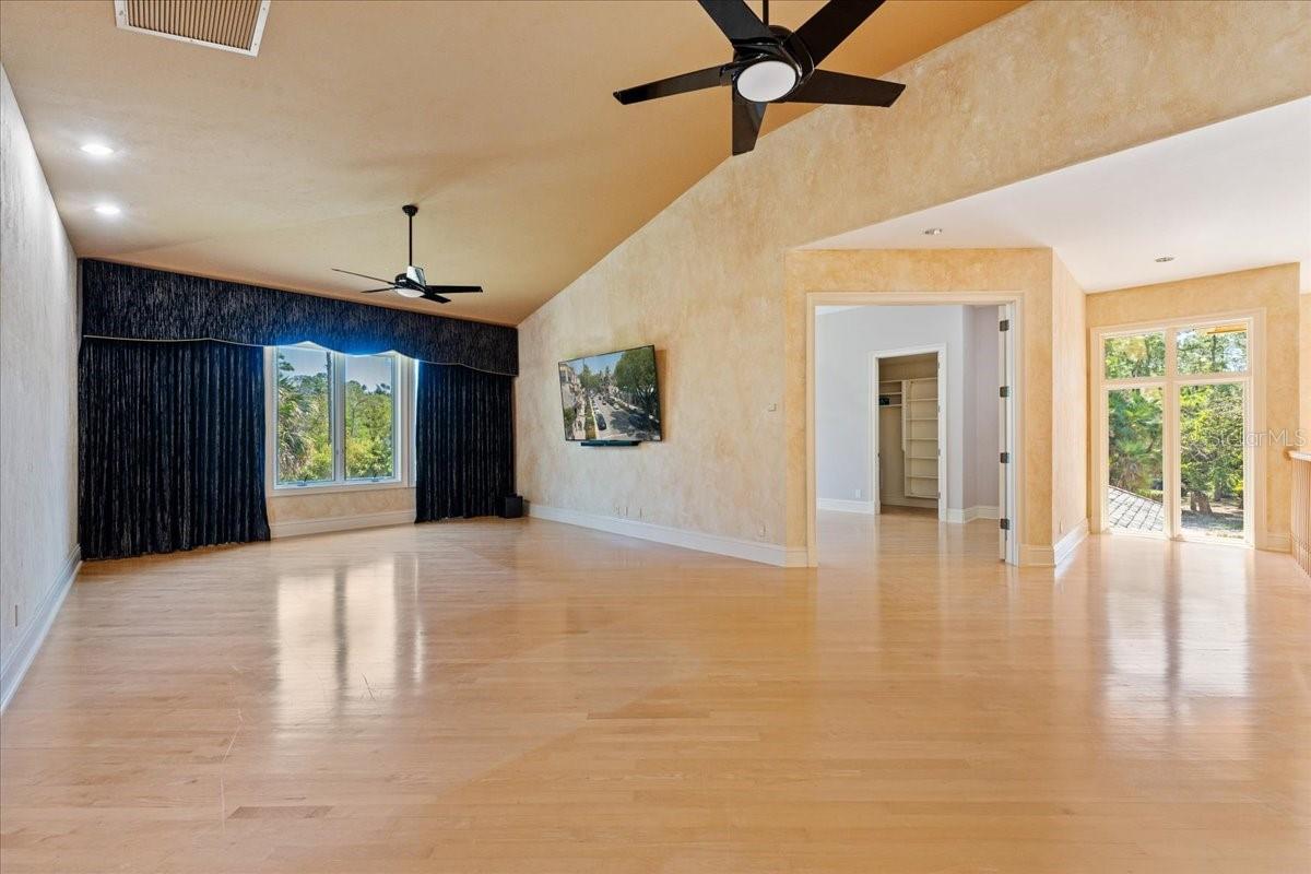 BELLA WOODS IN UNIT 32 - Residential