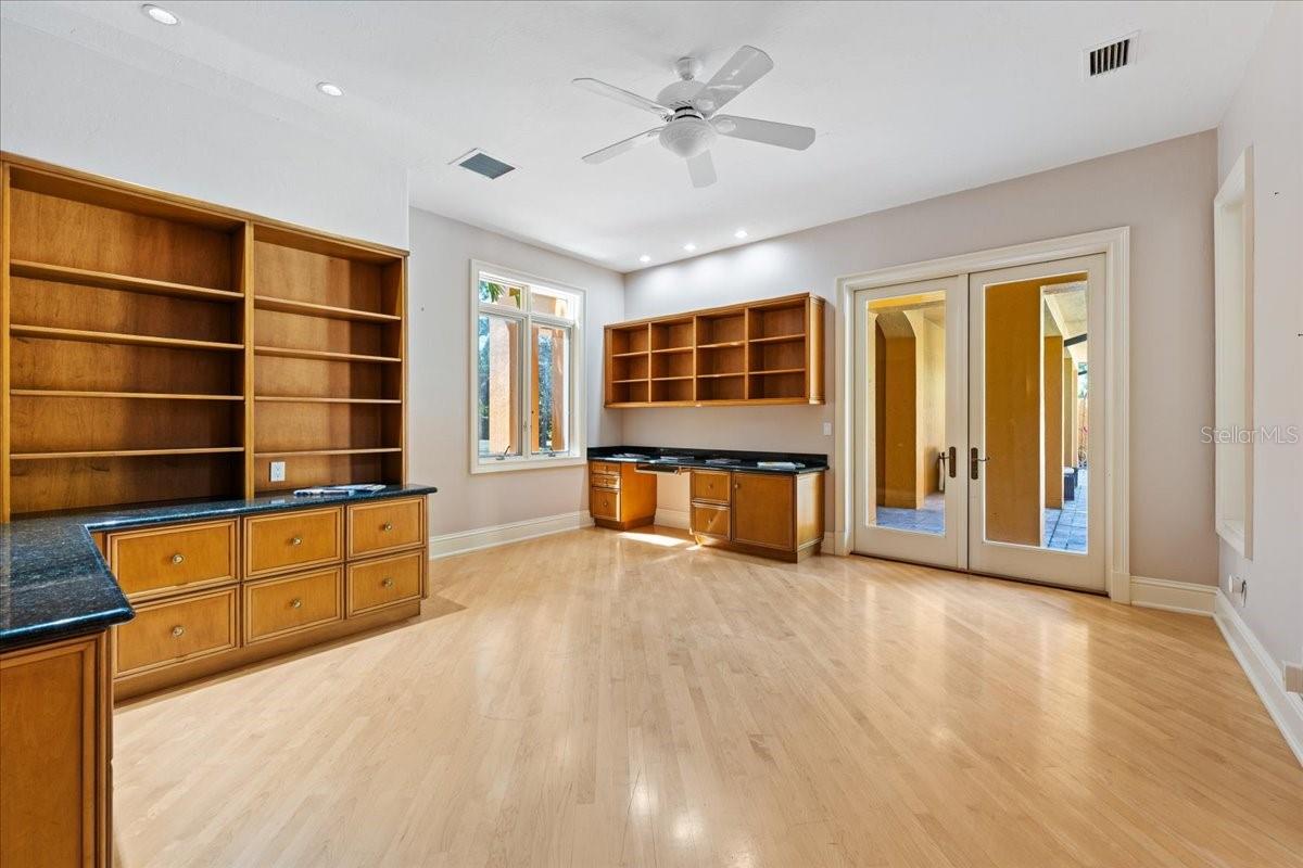 BELLA WOODS IN UNIT 32 - Residential