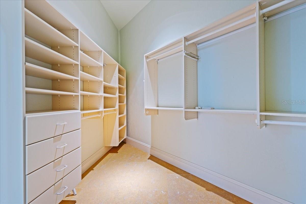 BELLA WOODS IN UNIT 32 - Residential