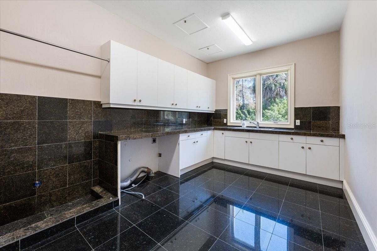 BELLA WOODS IN UNIT 32 - Residential