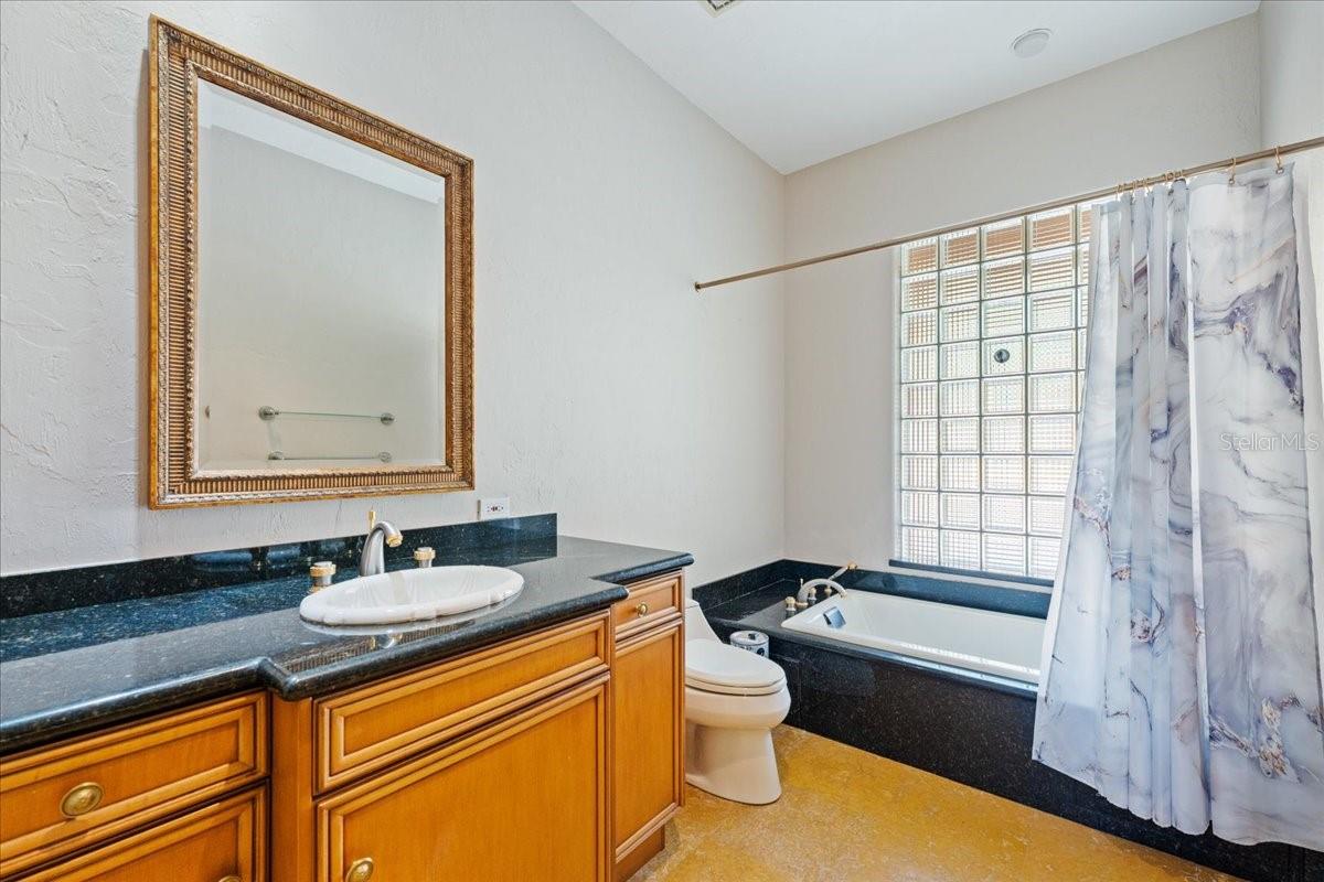 BELLA WOODS IN UNIT 32 - Residential