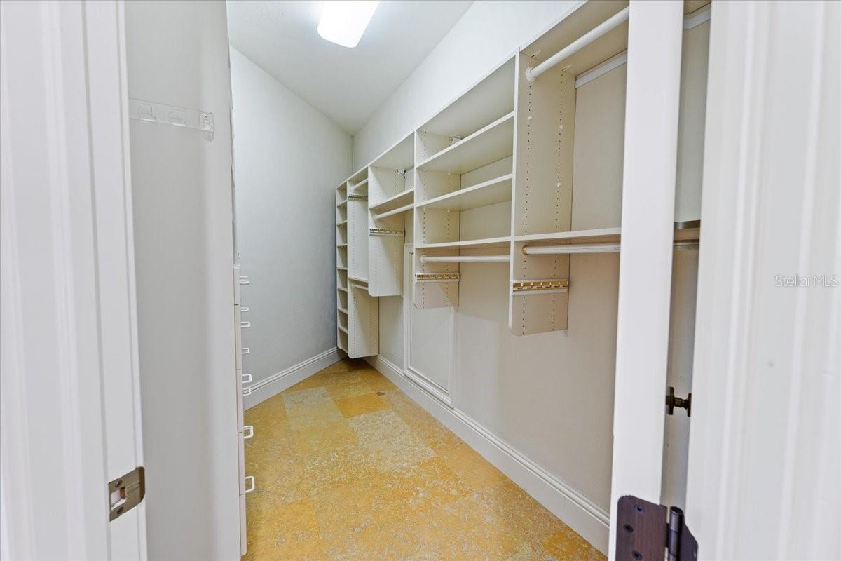 BELLA WOODS IN UNIT 32 - Residential