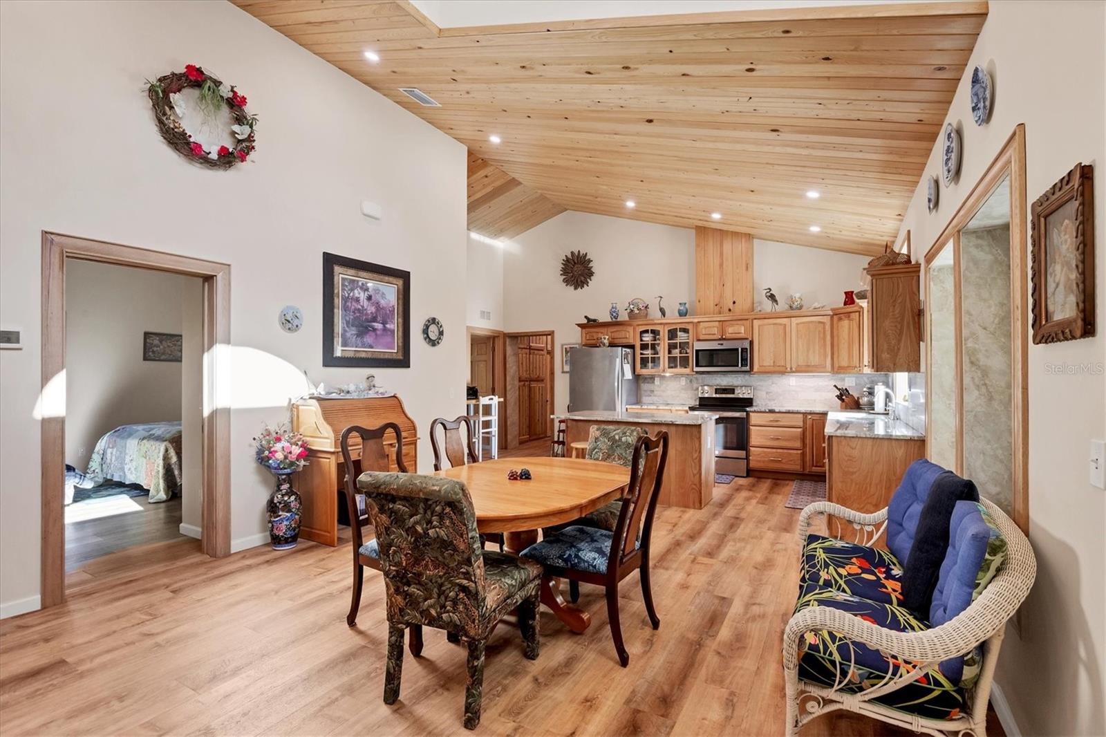 ARTIST ACRES - Residential