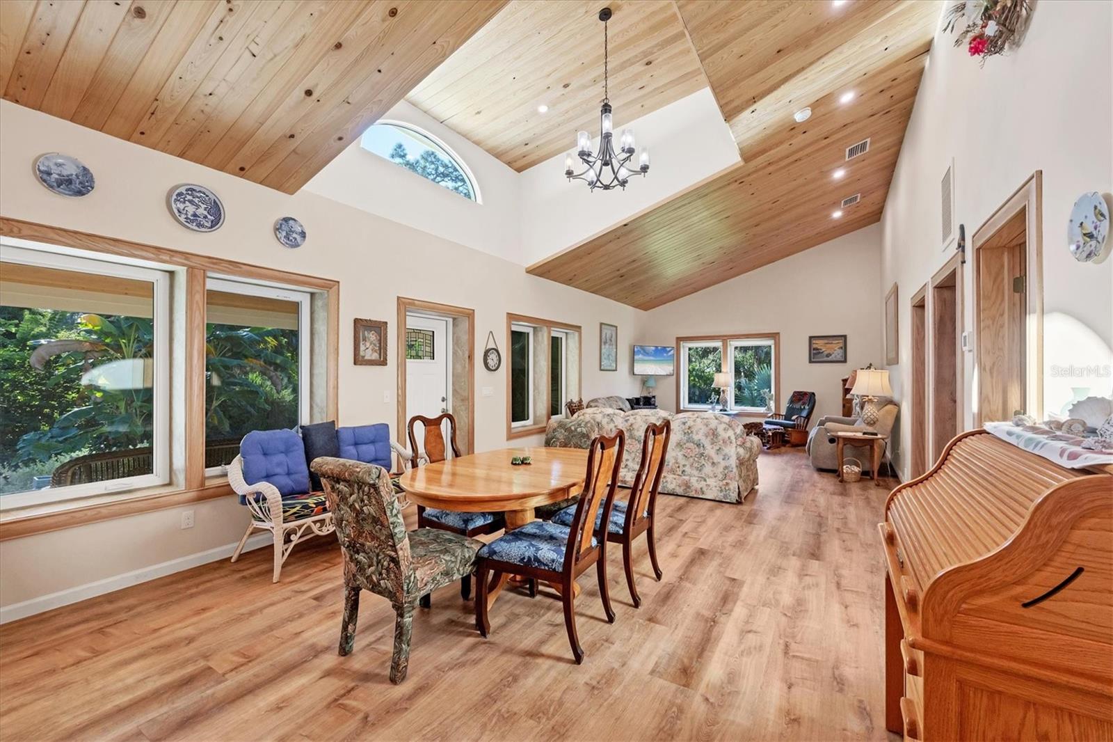 ARTIST ACRES - Residential