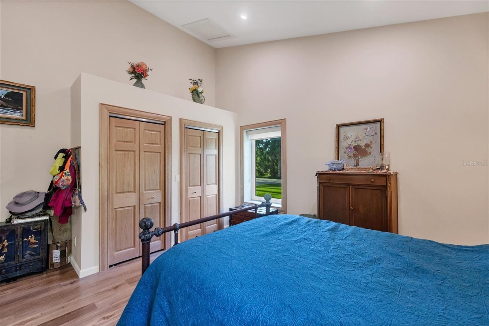 ARTIST ACRES - Residential