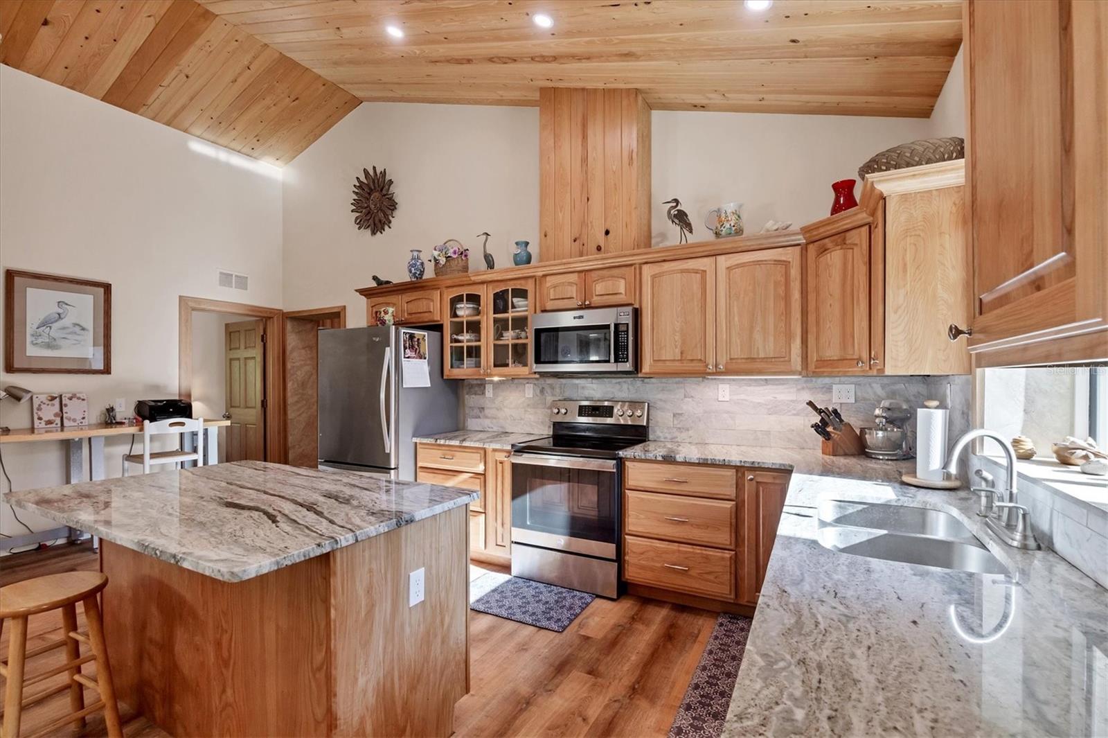ARTIST ACRES - Residential