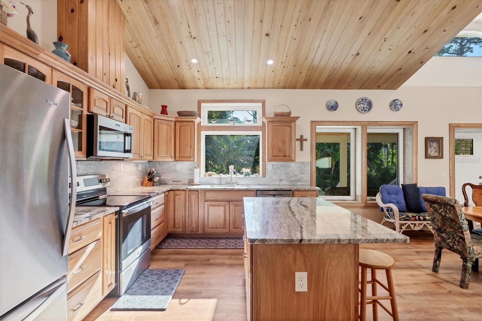 ARTIST ACRES - Residential