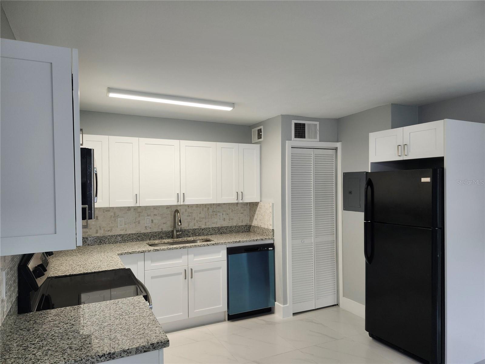 WALDEN PALMS CONDO - Residential Lease