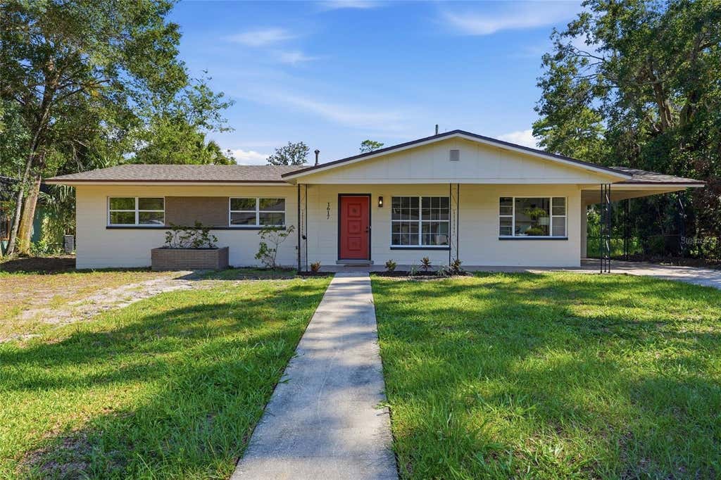 Photo of 1617 SE 14th Avenue, Gainesville, FL 32641 (MLS # GC542936)