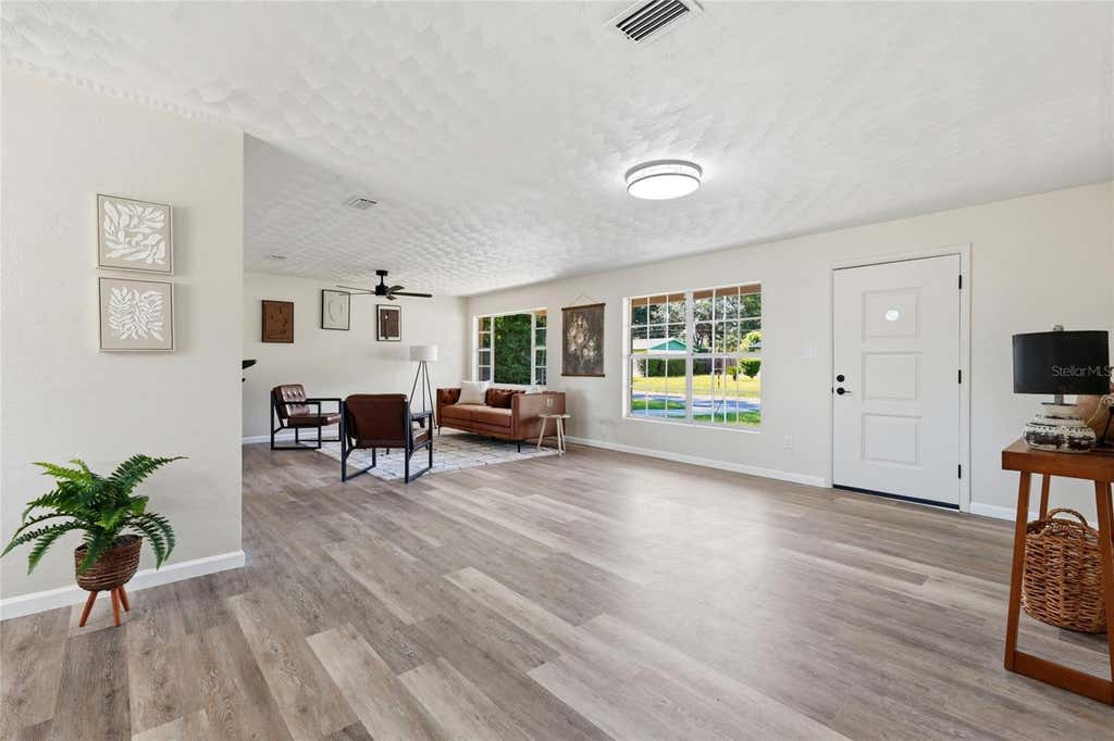 Photo of 1617 SE 14th Avenue, Gainesville, FL 32641 (MLS # GC542936)