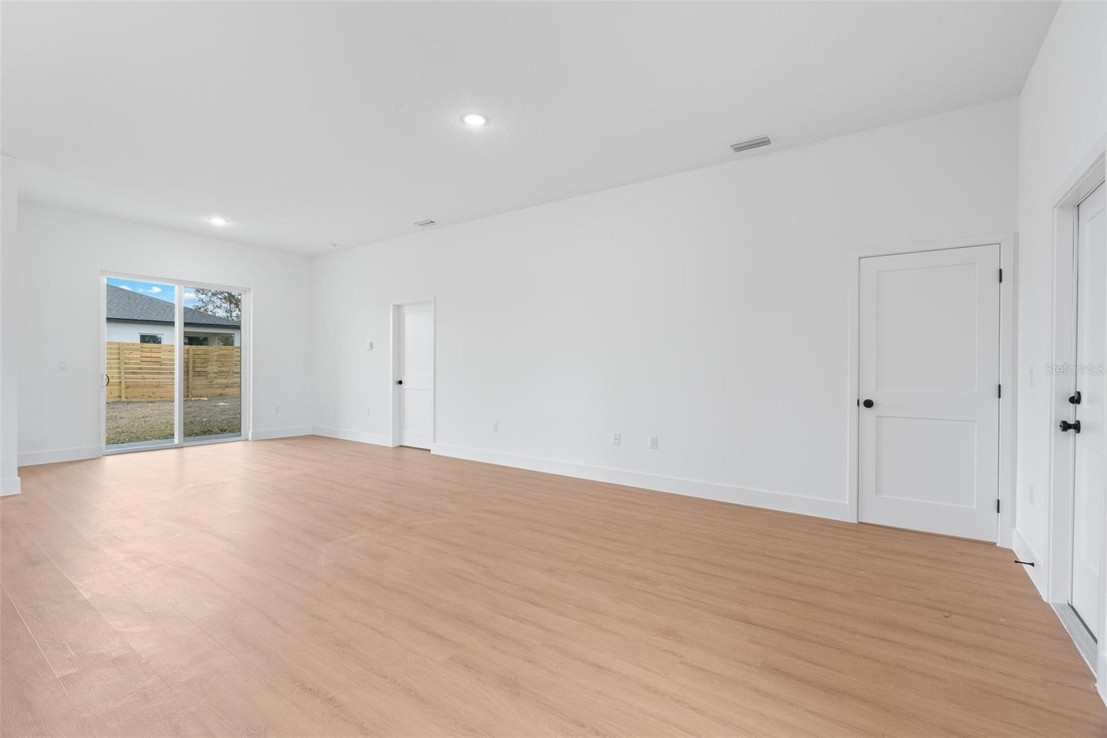 BLOCK 1068/MARION OAKS UN SEV - Residential