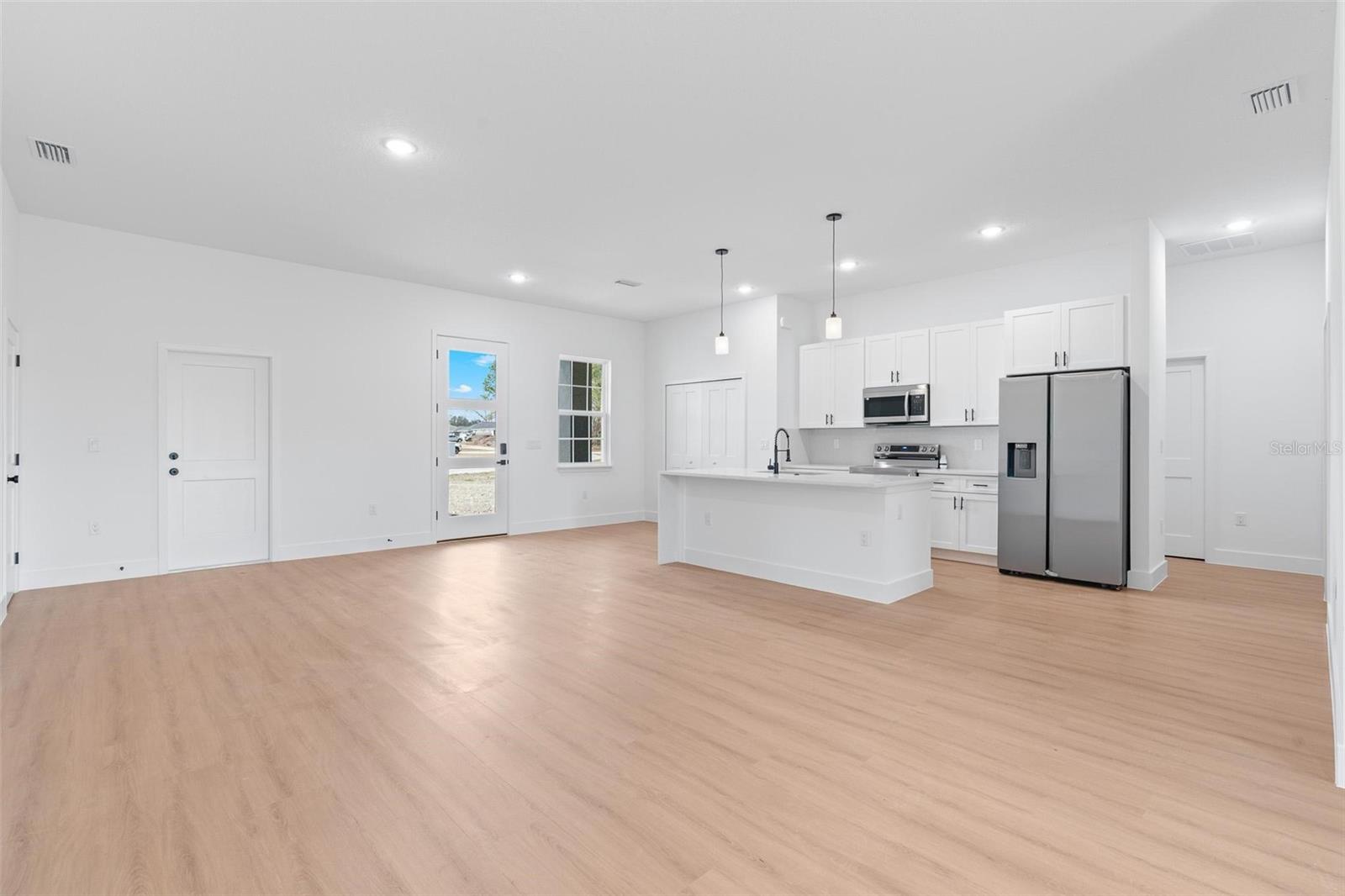 BLOCK 1068/MARION OAKS UN SEV - Residential