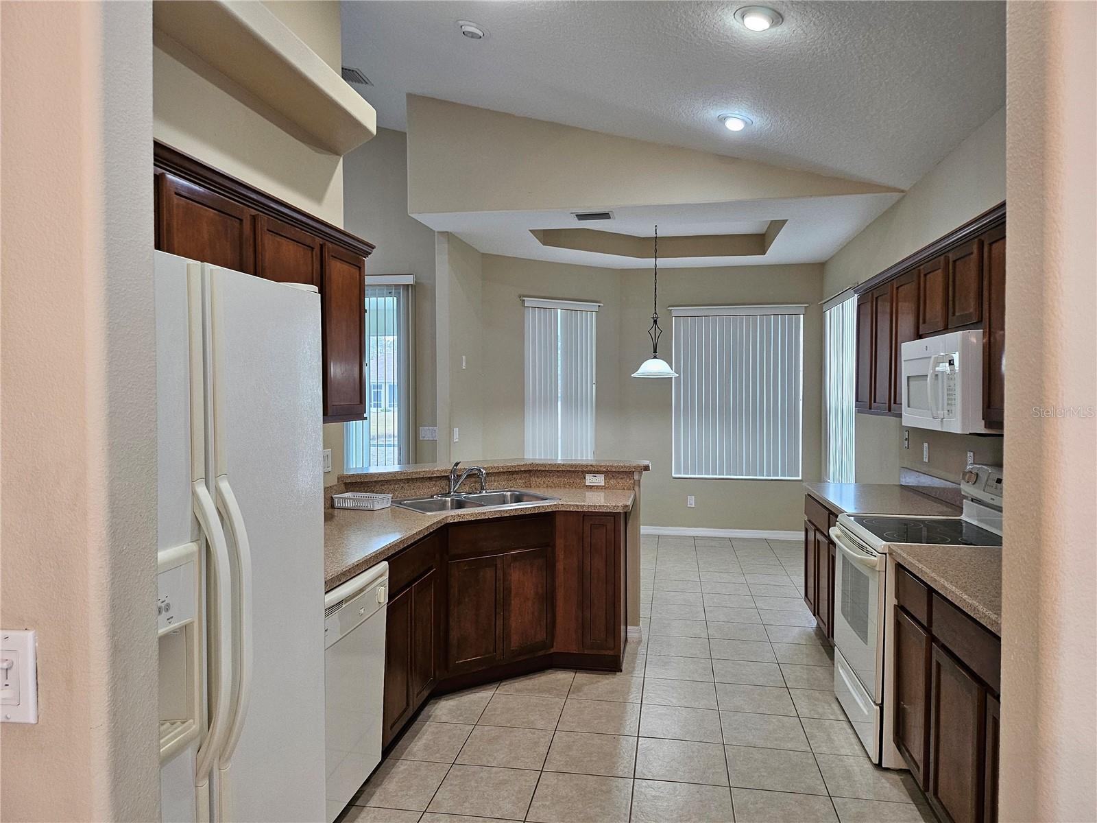 RIVERGATE PH I SUB - Residential Lease