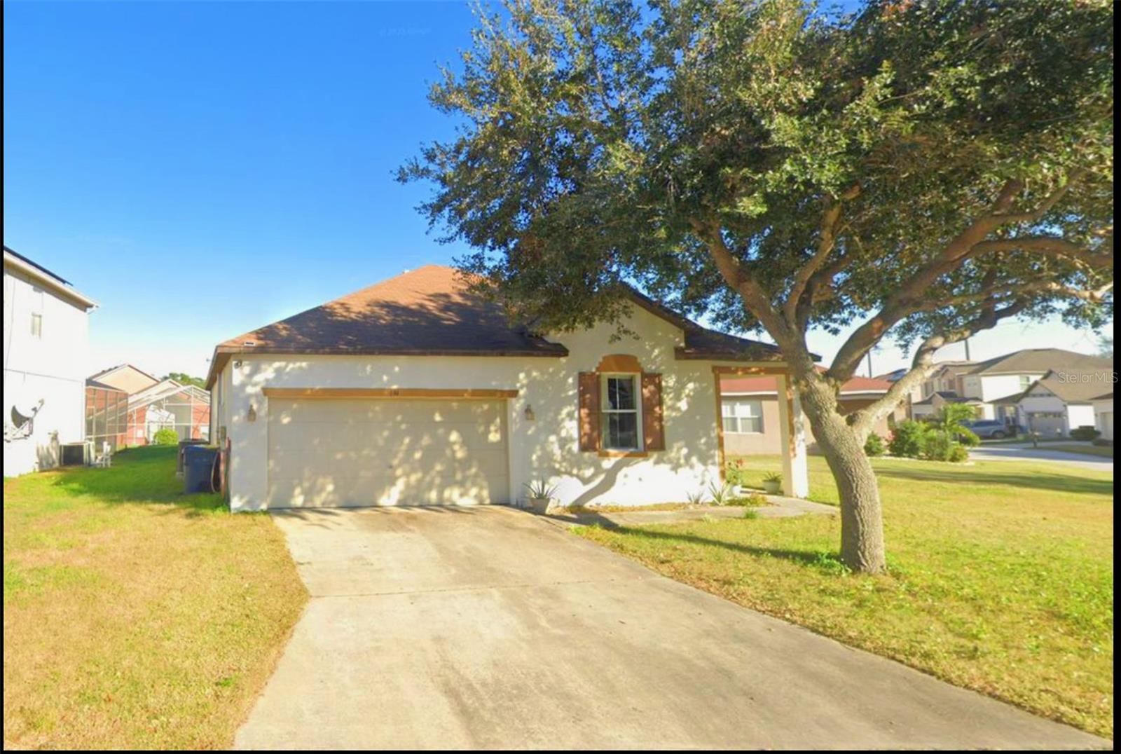 Modern Comfort Meets Location 4BR Retreat Near Disney!
Step into comfort and style at 194 Sand Ridge Dr a sun-filled 4-bedroom, 2-bathroom home located in a peaceful, well-kept community just minutes from world-class attractions.
This beautifully updated home features:
Bright open layout with no carpet tile and laminate throughout
Modern kitchen with granite countertops and stainless steel appliances
Spacious primary suite with walk-in closet and private bath
Private backyard perfect for BBQs, family fun, or quiet evenings
Washer & dryer included in a separate laundry room
2-car garage + driveway parking
Lawn care is included all you have to do is move in and enjoy!
Prime location:
10 mins to I-4 & ChampionsGate
20 mins to Disney
Close to Publix, Posner Park, restaurants & schools
Whether you're a growing family, a working professional, or simply want more space and peace this home checks every box.
Now available for move-in!
Schedule your showing today before it's gone!
The landlord covers the HOA fees. The tenant is responsible for pool maintenance, utilities, and lawn care. No smoking is allowed. Up to three pets are permitted.