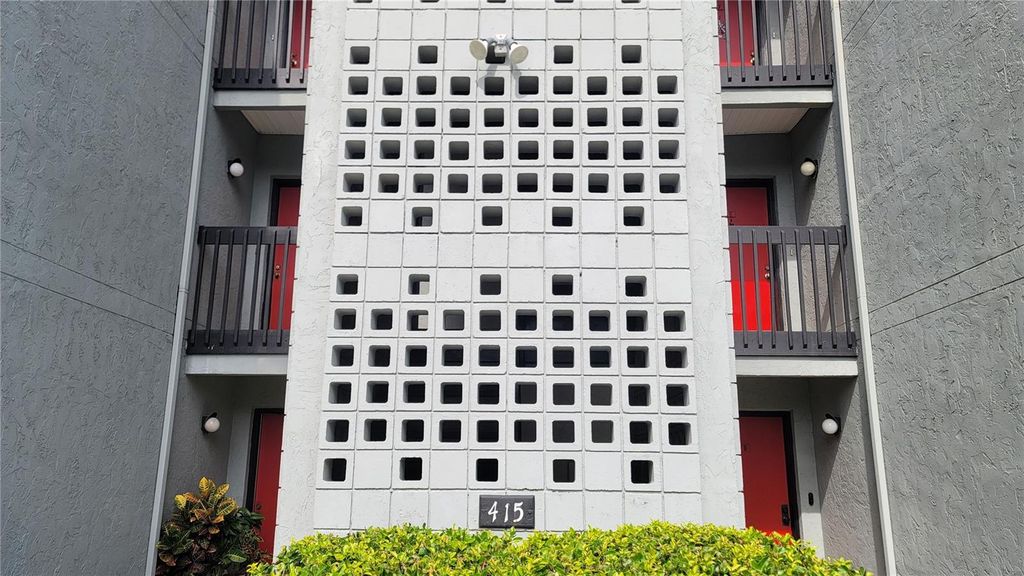 Photo of 415 NW 39th Road #E, Gainesville, FL 32607 (MLS # GC533972)