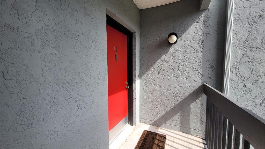 Photo of 415 NW 39th Road #E, Gainesville, FL 32607 (MLS # GC533972)