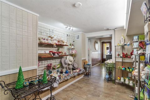 Tiny photo for 1024 W Main Street, Leesburg, FL 34748 (MLS # G5102105)