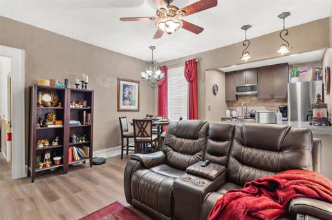 Tiny photo for 1024 W Main Street, Leesburg, FL 34748 (MLS # G5102105)